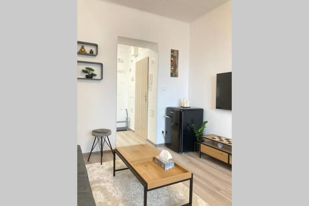 Byt Ve Vrsovicich K Pronajmuti - Cozy Apartment Vrsovice Prag Exterior foto